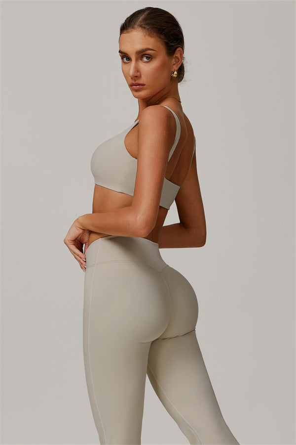 Conjunto de 2 piezas Halo: sujetador deportivo y leggings acampanados