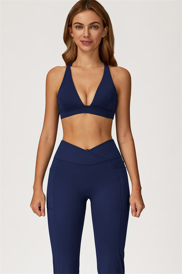 El conjunto de 2 piezas de sujetador deportivo y leggings acampanados Glacier