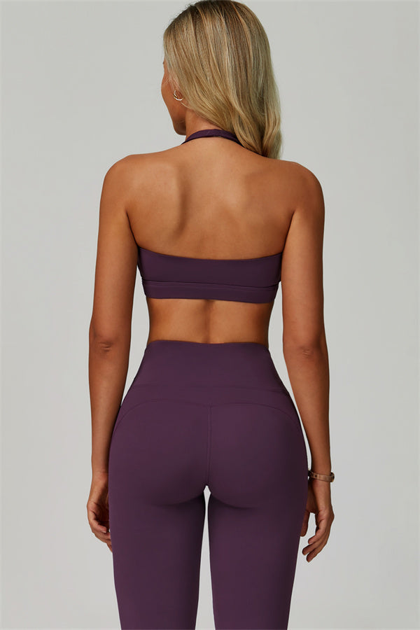 Conjunto de 2 piezas de sujetador deportivo halter atrevido y leggings acampanados