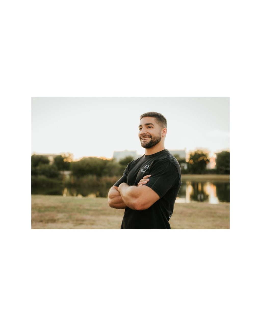 Camiseta "Lidera con Luz" (BOWN MEDIA x BLACKOUT)