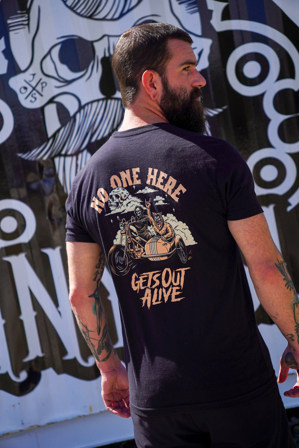Camiseta Nadie sale vivo de aquí