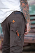 Pantalones Trailblazer Corte Entallado - MARRÓN OSCURO