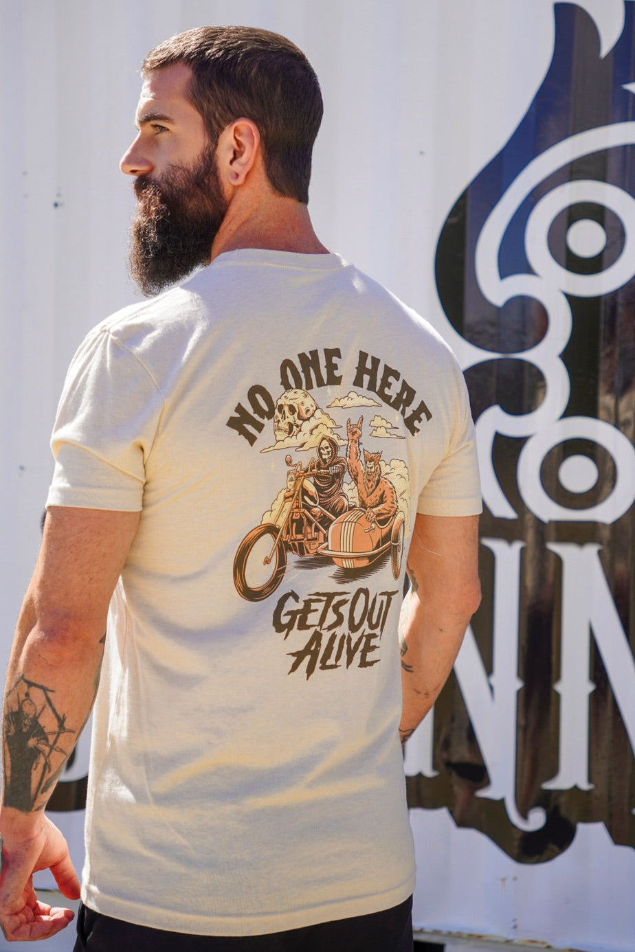 Camiseta Nadie sale vivo de aquí