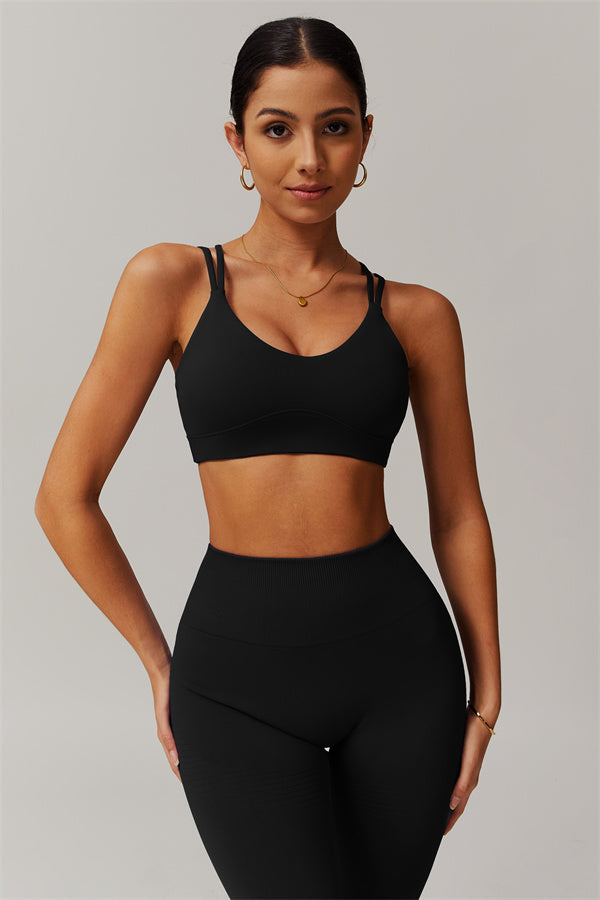 El conjunto de 2 piezas de sujetador deportivo y leggings Nova