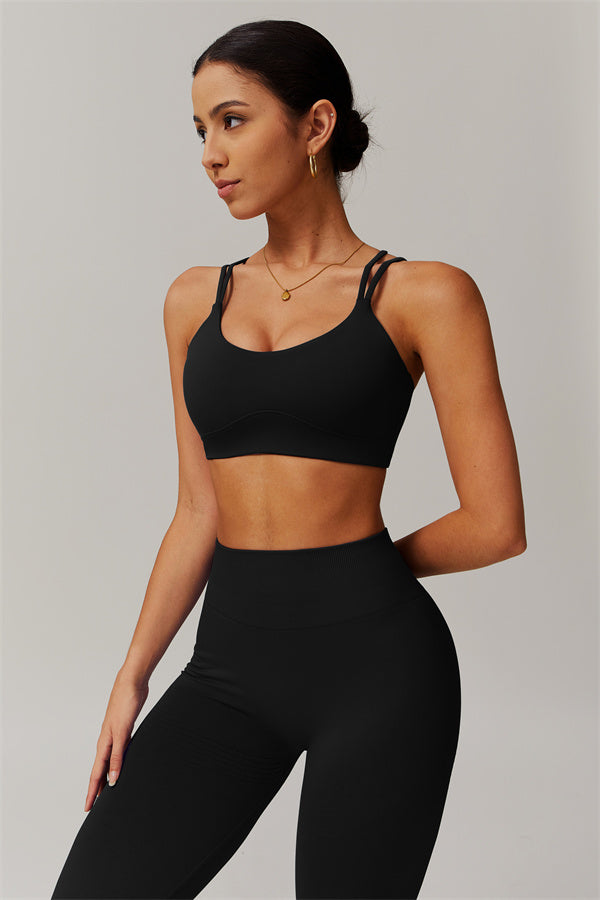 El conjunto de 2 piezas de sujetador deportivo y leggings Nova