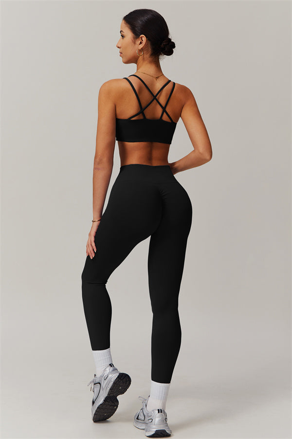 El conjunto de 2 piezas de sujetador deportivo y leggings Nova