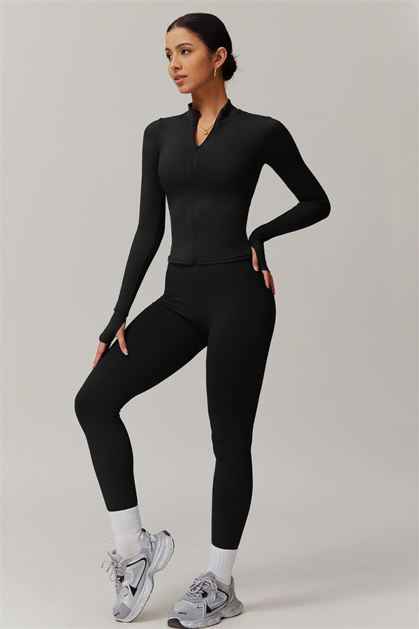El conjunto de 2 piezas de chaqueta y leggings Nova