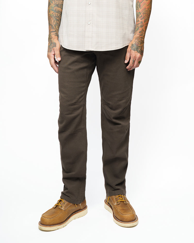 Pantalones Trailblazer Corte Entallado - MARRÓN OSCURO