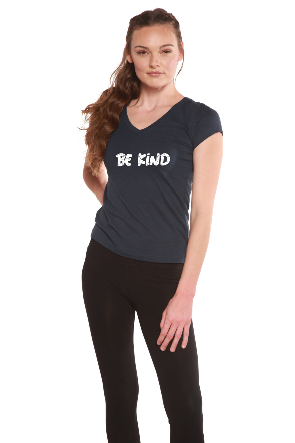 Camiseta de manga corta con cuello en V de bambú/algodón con estampado "Be Kind" para mujer