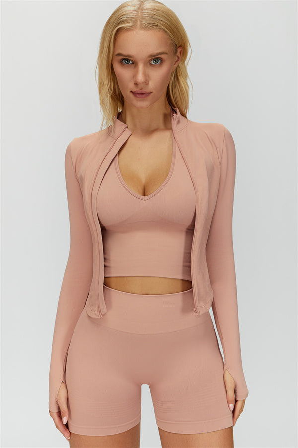 Conjunto de 3 piezas Delight: Chaqueta, Sujetador deportivo y Pantalones cortos