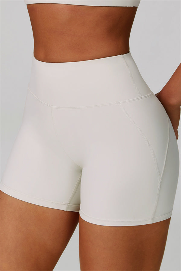 Conjunto de 2 piezas de shorts y top deportivo halter atrevido