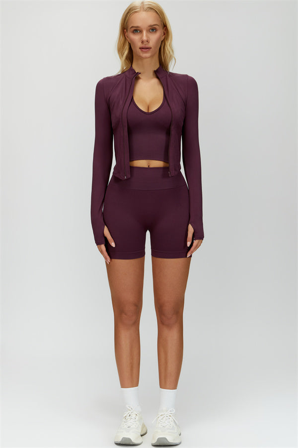 Conjunto de 3 piezas Delight: Chaqueta, Sujetador deportivo y Pantalones cortos