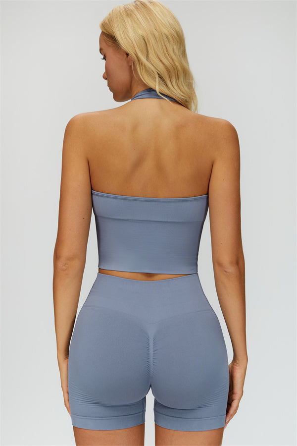 El conjunto de 2 piezas de top halter y shorts Delight