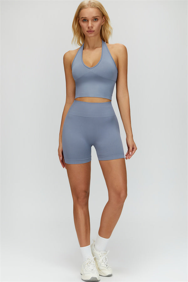 El conjunto de 2 piezas de top halter y shorts Delight