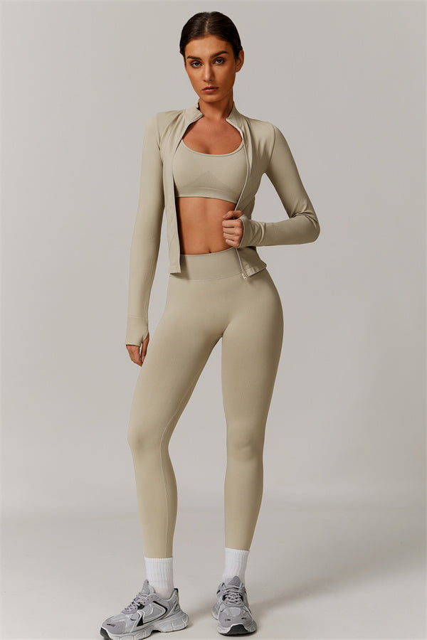Conjunto de 3 piezas Nova Luxe: chaqueta, sujetador deportivo y leggings