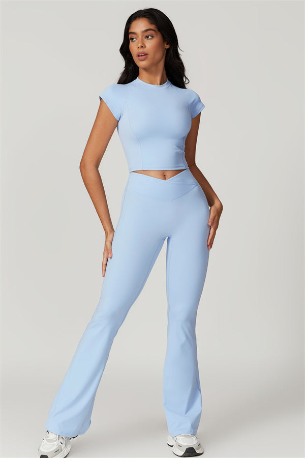 Conjunto de 2 piezas de camiseta y pantalones acampanados Sophia