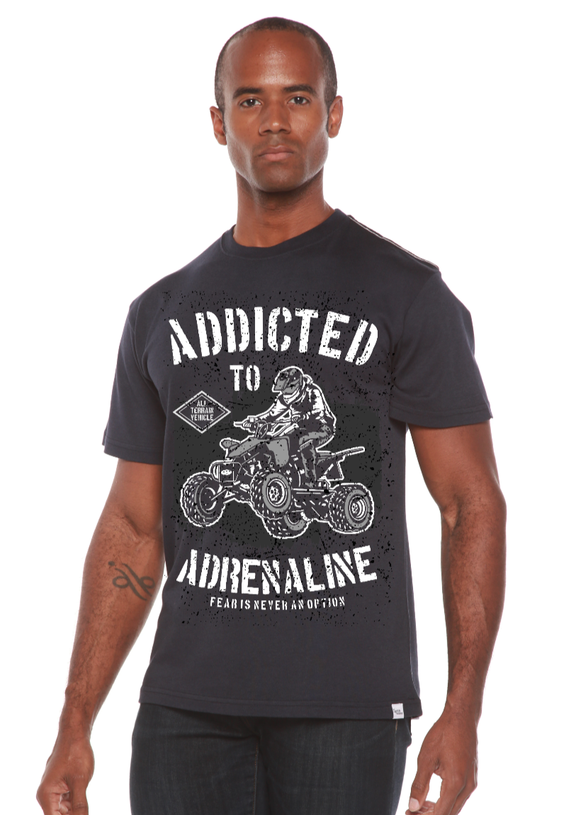 Camiseta gráfica de manga corta para hombre "Adicto a la adrenalina" de viscosa de bambú/algodón orgánico