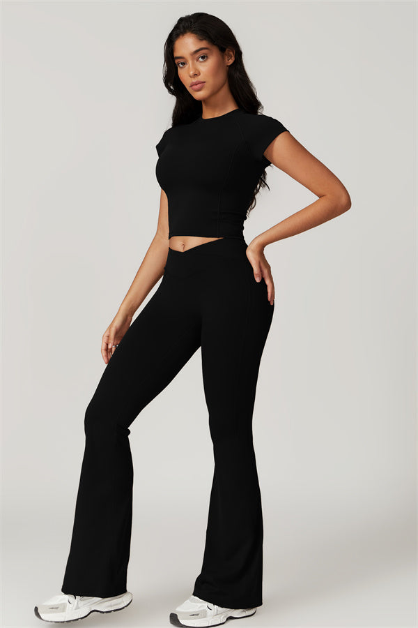 Conjunto de 2 piezas de camiseta y pantalones acampanados Sophia