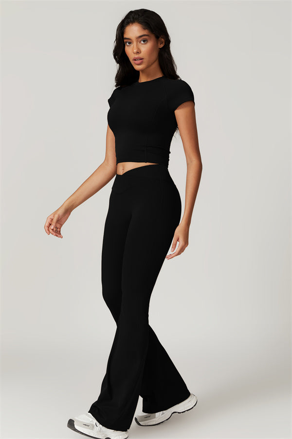 Conjunto de 2 piezas de camiseta y pantalones acampanados Sophia