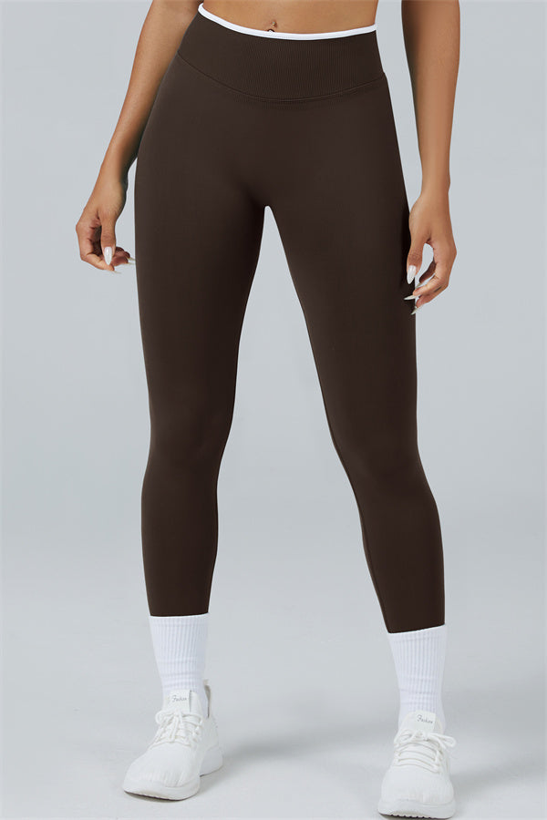 El conjunto de 2 piezas de leggings y sujetador deportivo Elevate