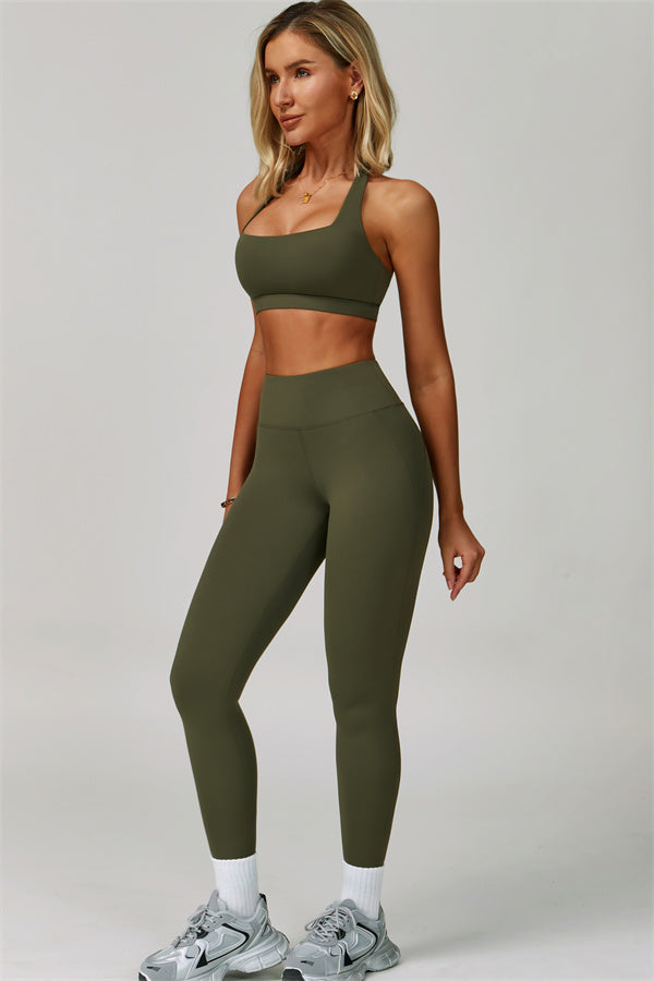 Conjunto de 2 piezas de leggings y sujetador deportivo de cuello halter atrevido