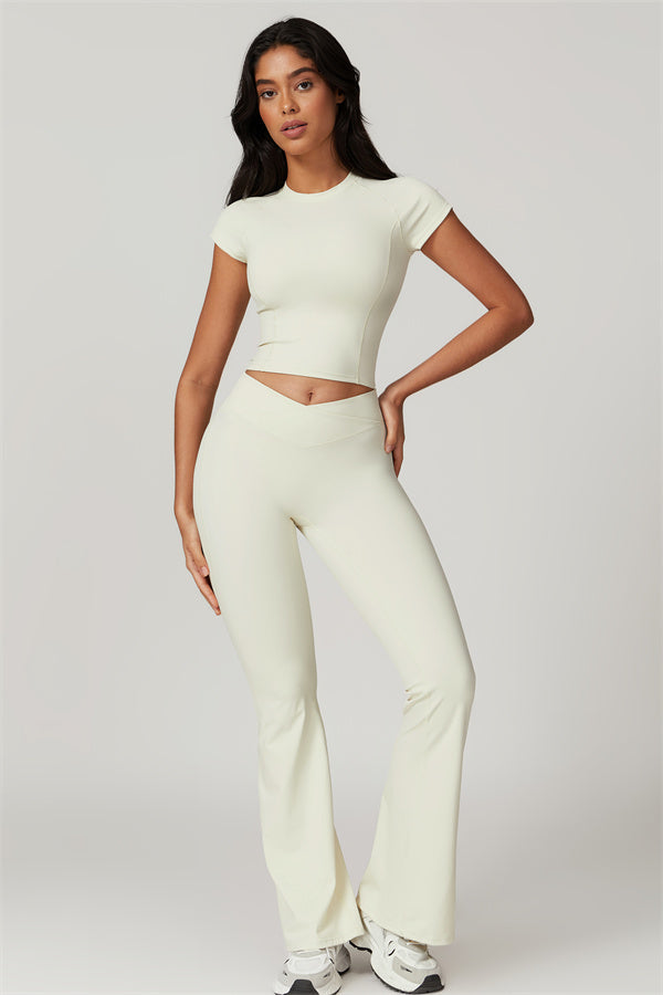 Conjunto de 2 piezas de camiseta y pantalones acampanados Sophia