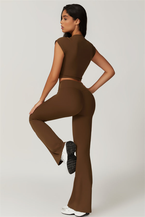 Conjunto de 2 piezas de camiseta y pantalones acampanados Sophia