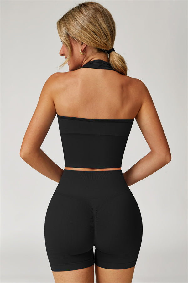 El conjunto de 2 piezas de top halter y shorts Delight