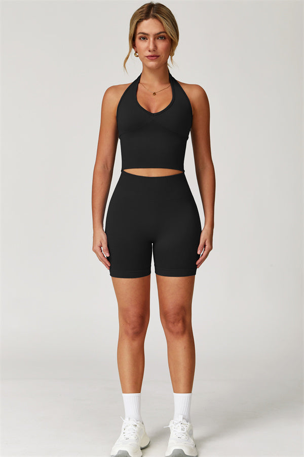El conjunto de 2 piezas de top halter y shorts Delight