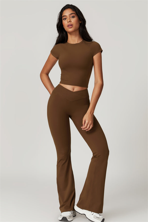 Conjunto de 2 piezas de camiseta y pantalones acampanados Sophia