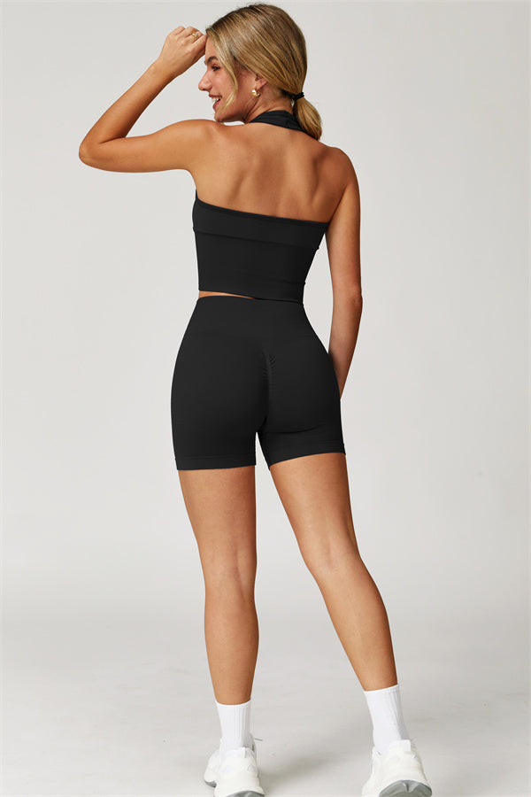 El conjunto de 2 piezas de top halter y shorts Delight
