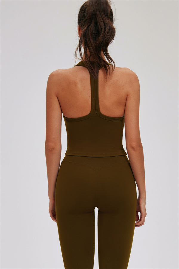 El conjunto de dos piezas Svelte Tank Top y Leggings