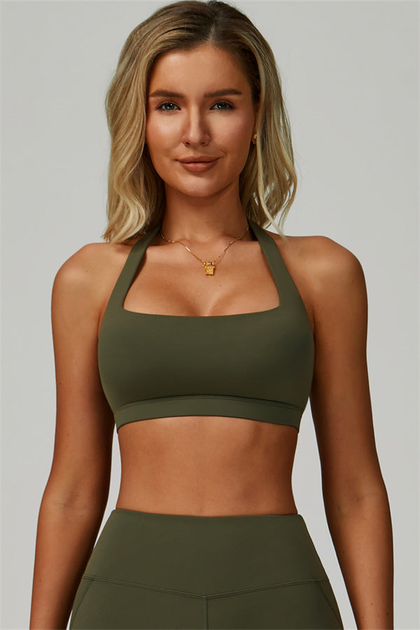Conjunto de 2 piezas de shorts y top deportivo halter atrevido