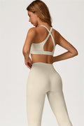 El conjunto de 2 piezas de sujetador deportivo y leggings acampanados Glacier