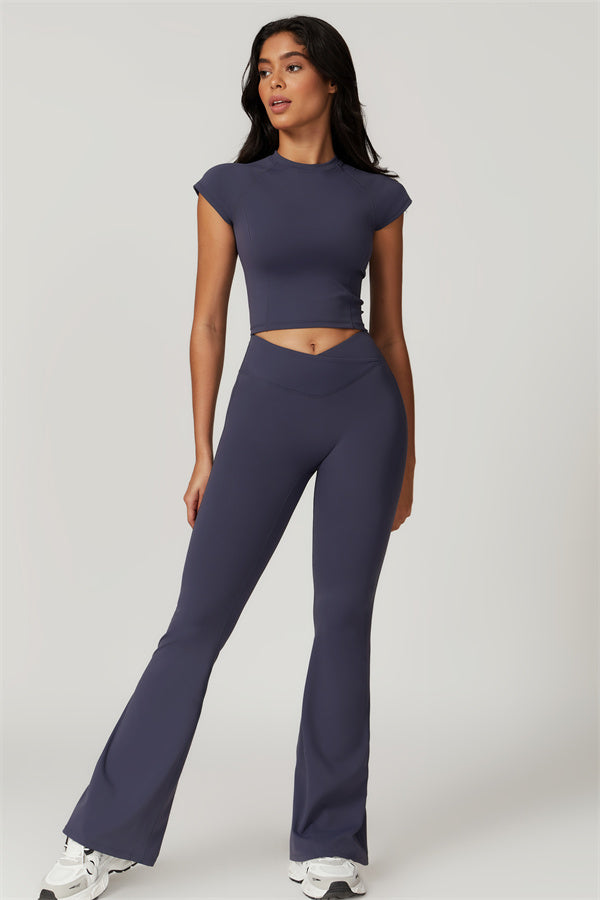 Conjunto de 2 piezas de camiseta y pantalones acampanados Sophia