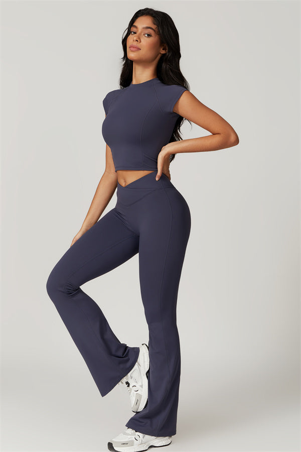 Conjunto de 2 piezas de camiseta y pantalones acampanados Sophia