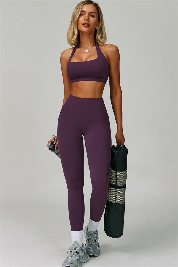 Conjunto de 2 piezas de leggings y sujetador deportivo de cuello halter atrevido
