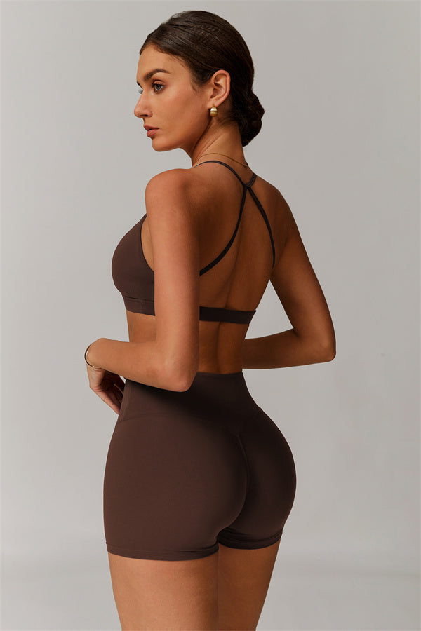 El sujetador deportivo delicado