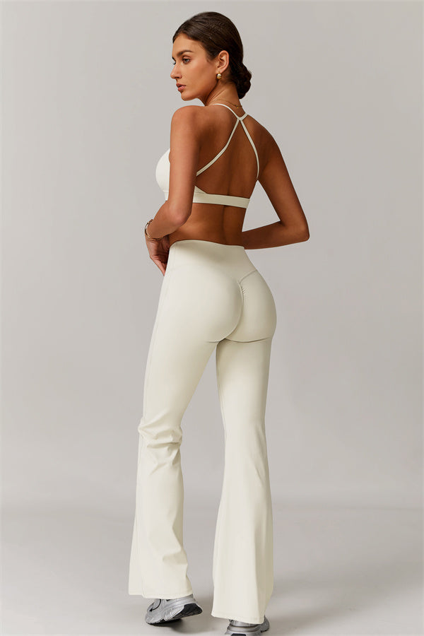 El set de 2 piezas de bralette deportivo delicado y leggings acampanados