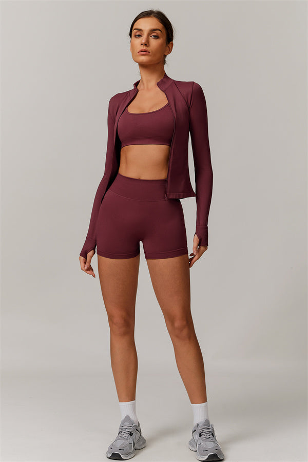 Conjunto de 3 piezas de chaqueta, sujetador deportivo y pantalones cortos Nova Luxe