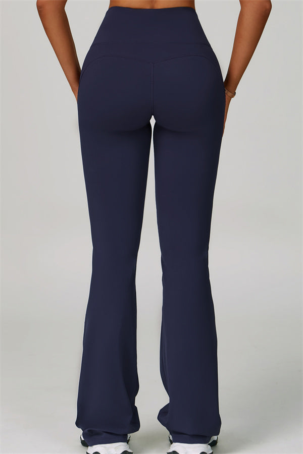 Conjunto de 2 piezas de sujetador deportivo halter atrevido y leggings acampanados