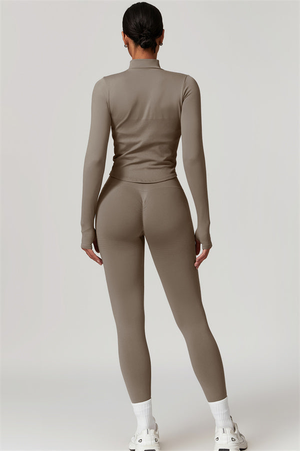 El conjunto de 2 piezas Delight Jacket y Leggings