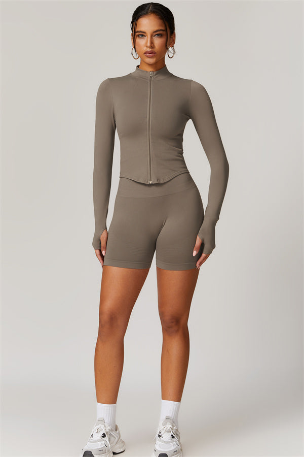 El conjunto de 2 piezas de chaqueta y pantalón corto Delight