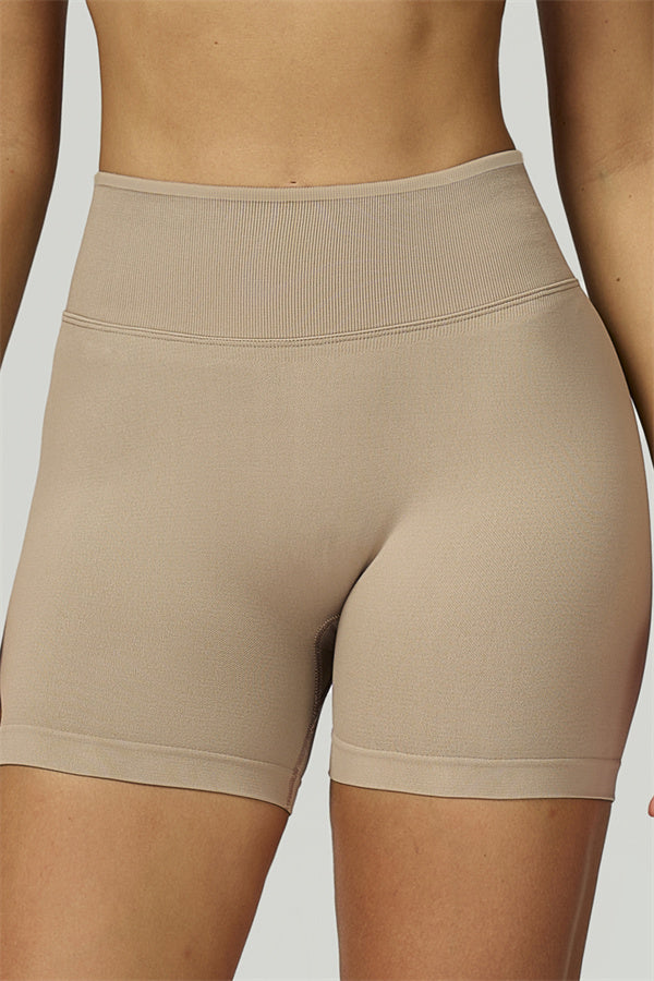 El conjunto de dos piezas Prime Crop Top y shorts