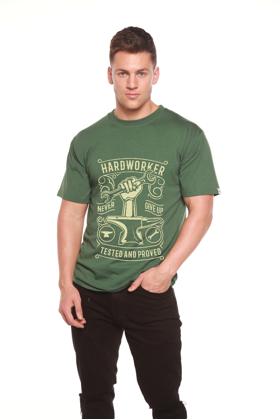 Camiseta gráfica de manga corta para hombre de viscosa de bambú y algodón orgánico "Hard Worker"